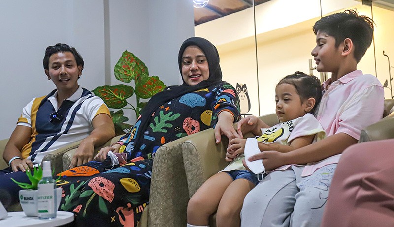 Fairuz A Rafiq dan Sonny Septian Kenalkan Anak Ketiga - Bagian 4