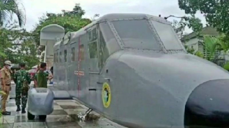 TNI AL Hibahkan Pesawat Nomad dan Tank Amohibi ke Pemkab Madiun