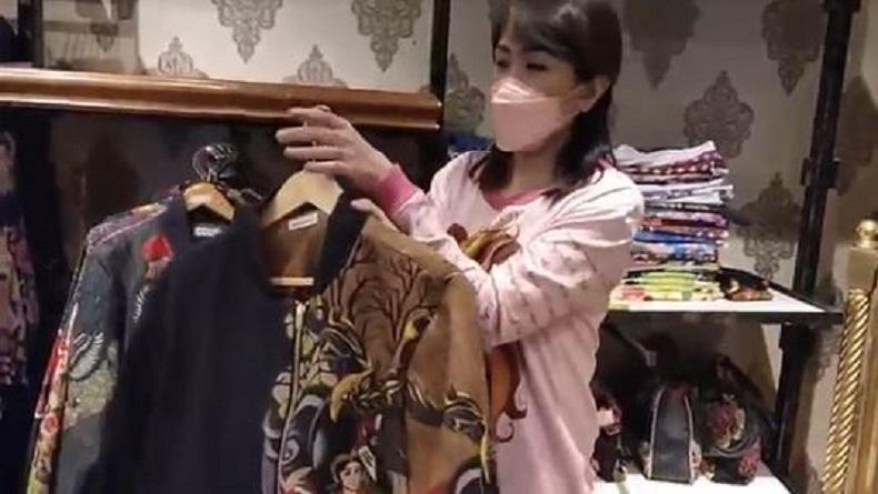 Jaket Buatannya Dibeli Jokowi, Pelaku UMKM di Blora Ini Kebanjiran Order 