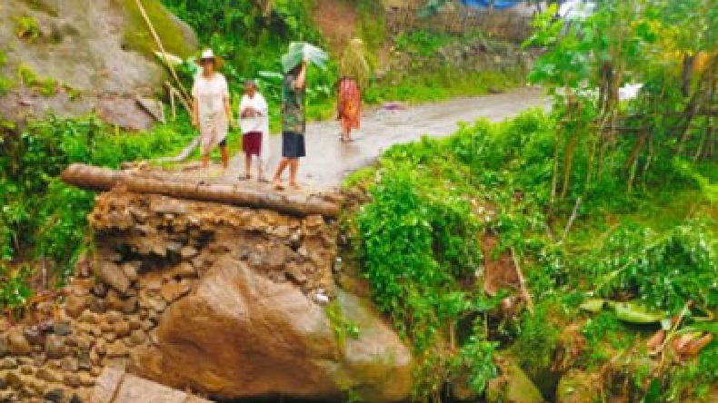 Jembatan Desa di Gowa Ambruk, Baru Dibangun 2019 Lalu