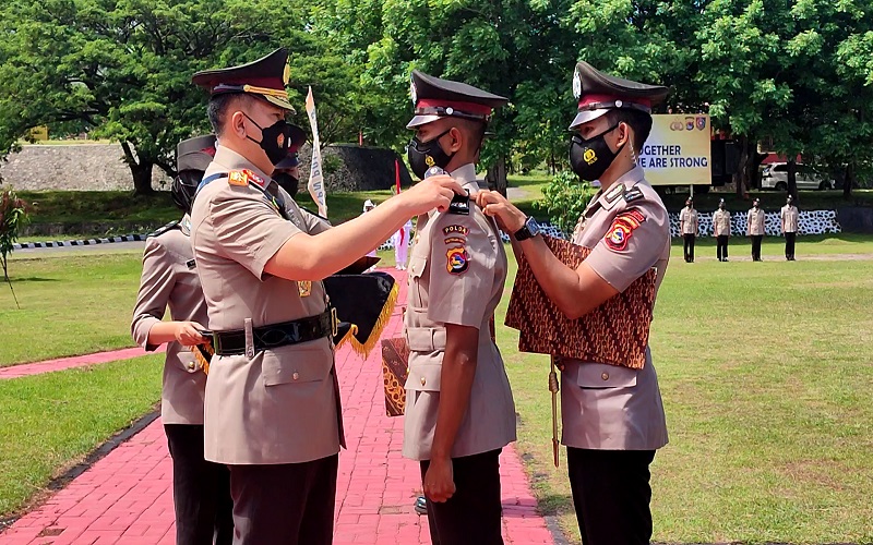 Lantik 231 Bintara Polri, Kapolda NTB: Kemuliaan Tertinggi Itu Dipercaya Masyarakat