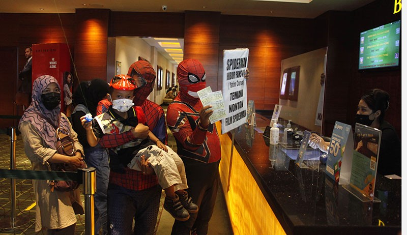 Spiderman Ajak Anak Yatim Nonton Film Bioskop - Bagian 2