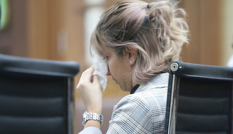 Nia Ramadhani Meneteskan Air Mata Dituntut 12 Bulan Rehabilitasi - Bagian 1
