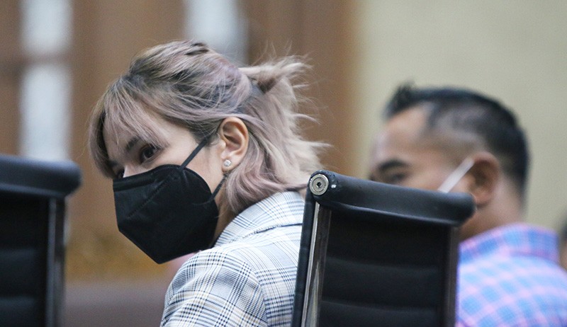 Nia Ramadhani Meneteskan Air Mata Dituntut 12 Bulan Rehabilitasi - Bagian 3