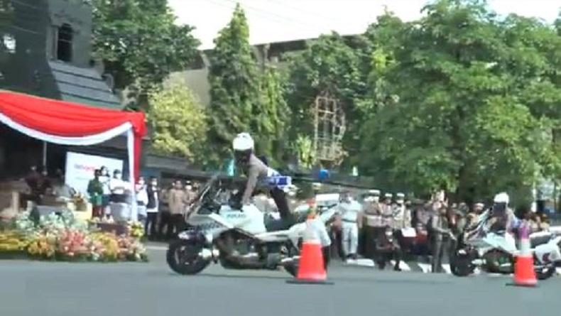 Aksi Freestyle Polwan Polda Jawa Tengah, Butuh Latihan Serius 3 Minggu 