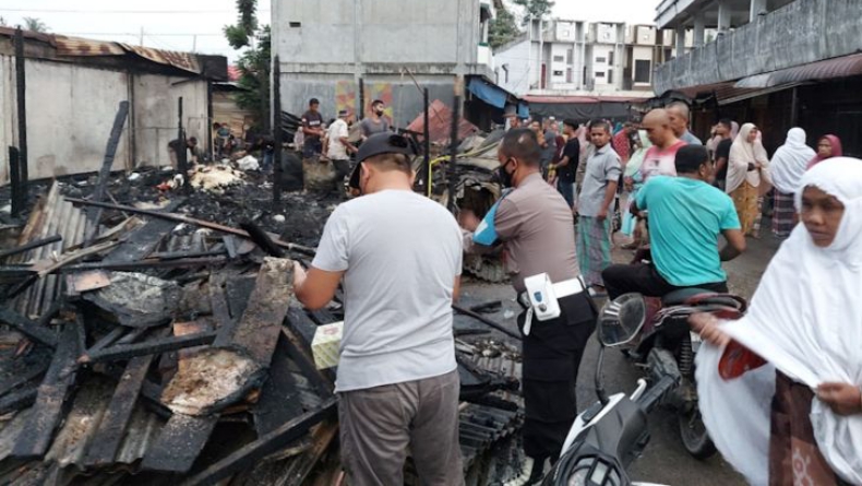 title Kebakaran, 9 Toko di Aceh Timur Hangus Dilalap Api Kebakaran, 9 Toko di Aceh Timur Hangus Dilalap Api