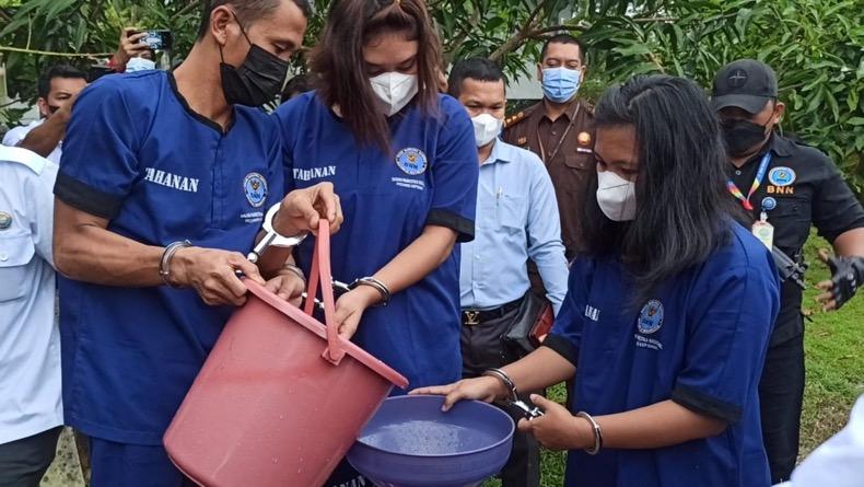 BNNP Babel Amankan 3 Pengedar Ribuan Ekstasi dan Sabu