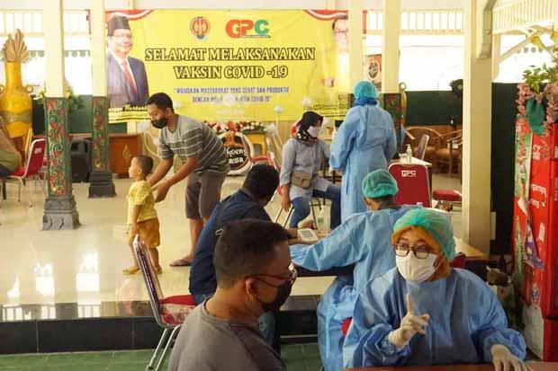 title 1.000 Orang Ikuti Vaksin Covid-19 Jenis Astrazeneca di Imogiri 1.000 Orang Ikuti Vaksin Covid-19 Jenis Astrazeneca di Imogiri