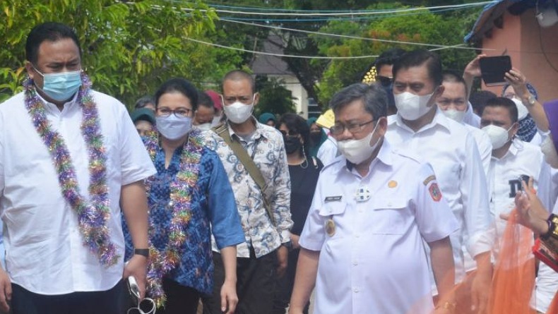 title Bupati Gorontalo Utara Pastikan Tidak Ada Keramaian saat Malam Tahun Baru Bupati Gorontalo Utara Pastikan Tidak Ada Keramaian saat Malam Tahun Baru