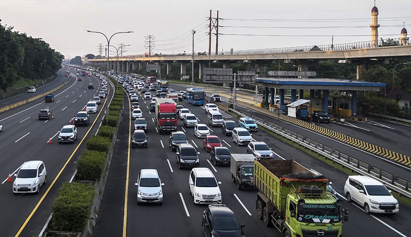 1,1 Juta Kendaraan Tinggalkan Jabodetabek Melalui Tol Jagorawi - Bagian 1