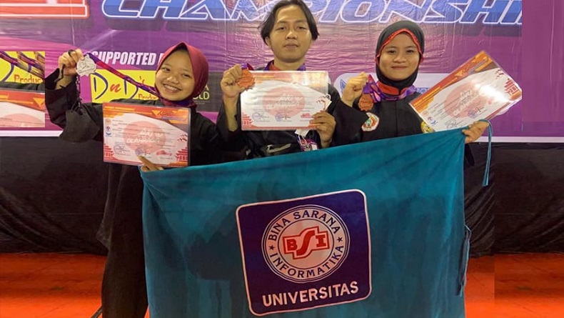 Tiga Atlet Silat Universitas BSI Tasikmalaya Raih Medali di BLA Championship 3