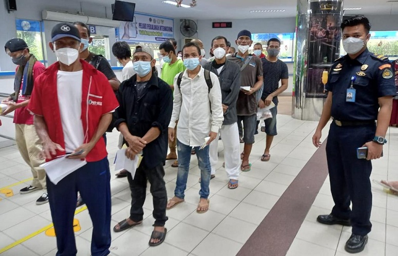 Delapan Nelayan Indonesia yang Ditangkap Otoritas Malaysia Dipulangkan