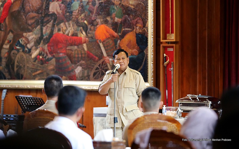 Terima Kunjungan Taruna Akmil di Kemhan, Prabowo Berikan Pesan Menyentuh Terima Kunjungan Taruna Akmil di Kemhan, Prabowo Berikan Pesan Menyentuh