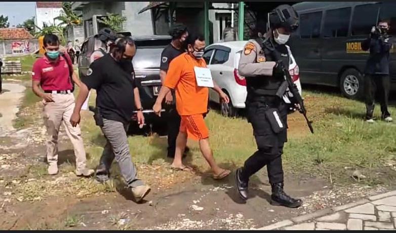 title Rekonstruksi Kasus Penipuan, Ketua PP Blora Peragakan 15 Adegan Rekonstruksi Kasus Penipuan, Ketua PP Blora Peragakan 15 Adegan