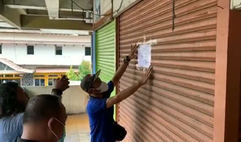 Pemkot Pontianak Segel 39 Kios Tak Bayar Sewa di Pasar Kapuas Indah
