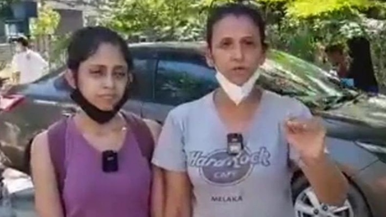 Viral TKI Bantu Korban Banjir Malaysia, Naik Atap Rumah Kirim Makanan