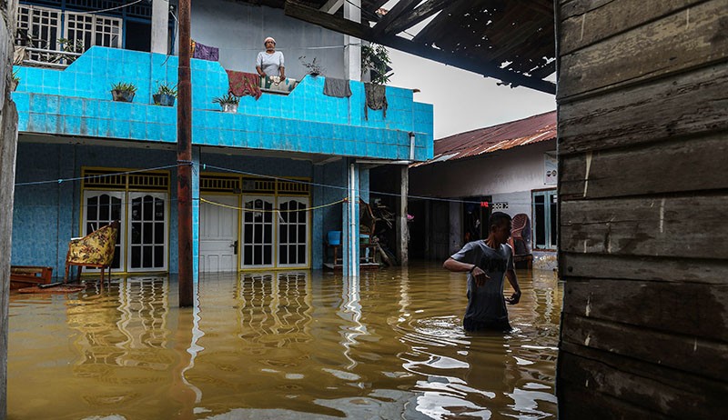 Diguyur Hujan Deras, Kota Palembang Banjir hingga 1 Meter - Bagian 3