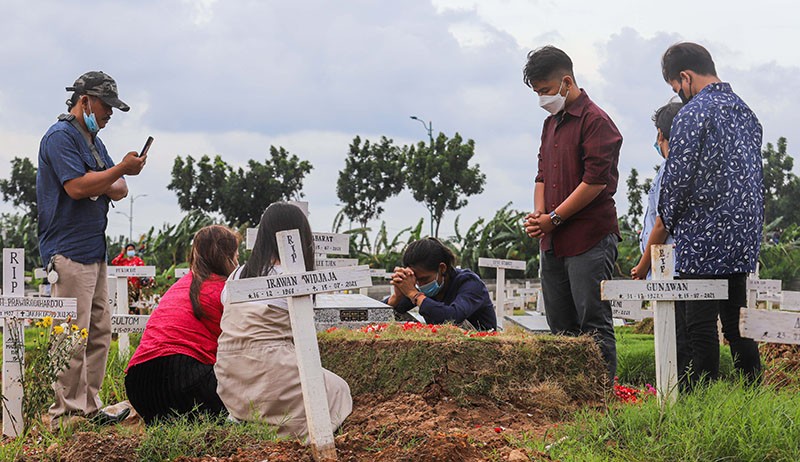 Ziarah Makam Khusus Covid-19 saat Hari Raya Natal - Bagian 3