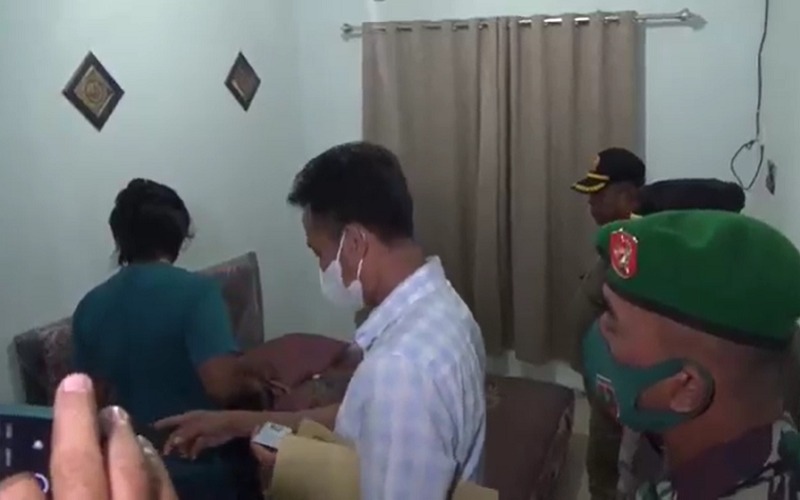 title Razia Penginapan di Palopo, Petugas Gabungan Amankan Sejumlah Pasangan Tidak Resmi Razia Penginapan di Palopo, Petugas Gabungan Amankan Sejumlah Pasangan Tidak Resmi