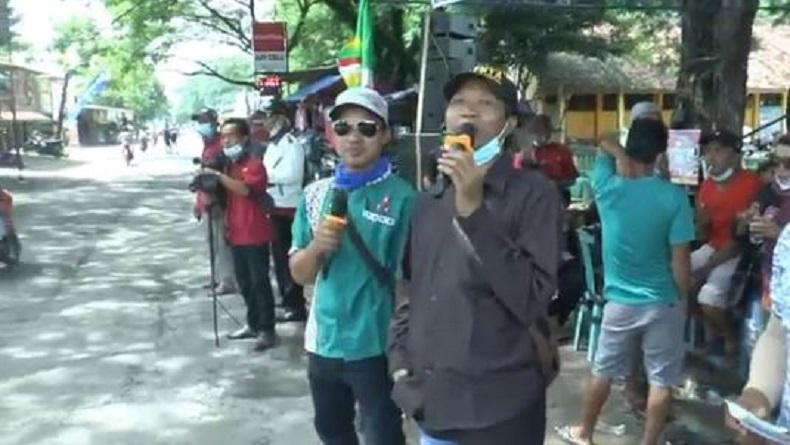 title Seniman Grobogan dan Boyolali Kecam Syuting di Pengungsian Gunung Semeru Seniman Grobogan dan Boyolali Kecam Syuting di Pengungsian Gunung Semeru