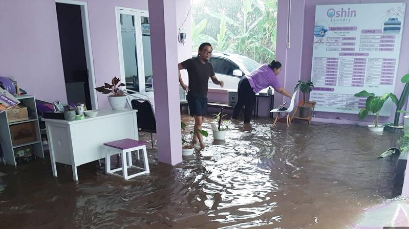 Parah, Permukiman Warga di Semarang Atas Terendam Banjir