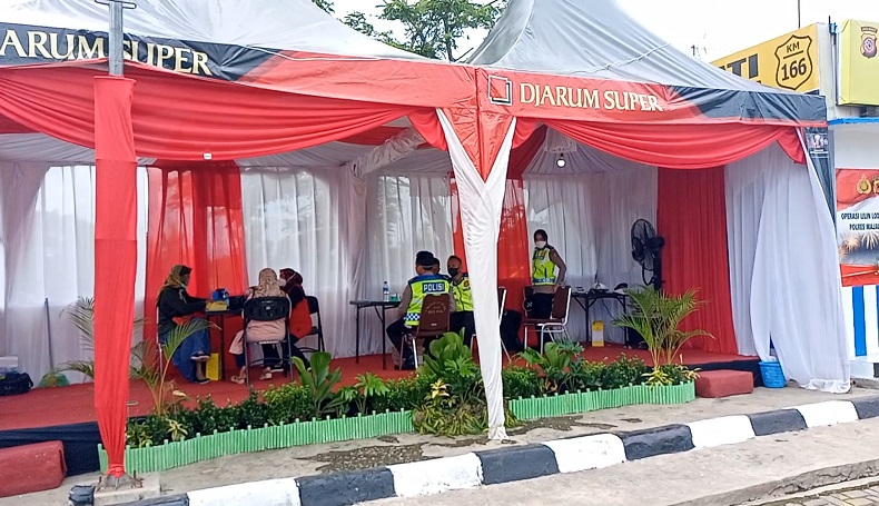 Polisi Sasar Vaksin Pengguna Tol Cipali yang Istirahat di Rest Area 166 Majalengka