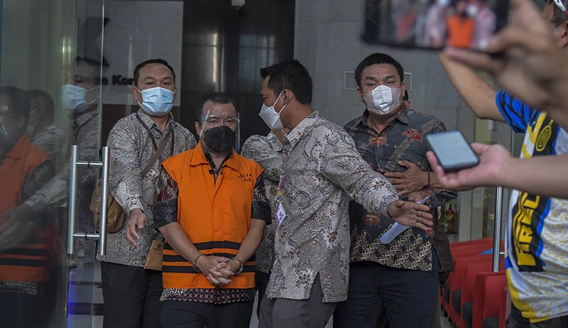 Tersangka Kasus Suap, Pejabat Pajak Alfred Simanjuntak Ditahan KPK - Bagian 2