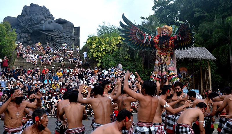 9 Tarian Bali Paling Ditunggu Para Wisatawan, Tari Kecak hingga Puspanjali