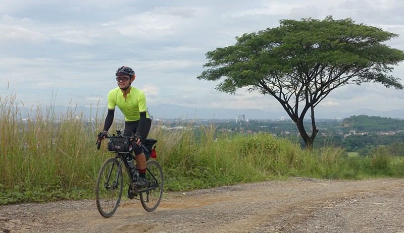 Ketika Para Jurnalis Gowes Melewati Tanjakan Terjal Bukit Hambalang - Bagian 3