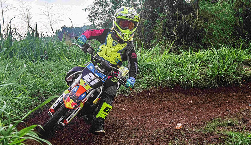 Aksi Memukau Atlet Pemotor Cross Cilik di Sirkuit Katar 04 Tangerang Selatan - Bagian 2