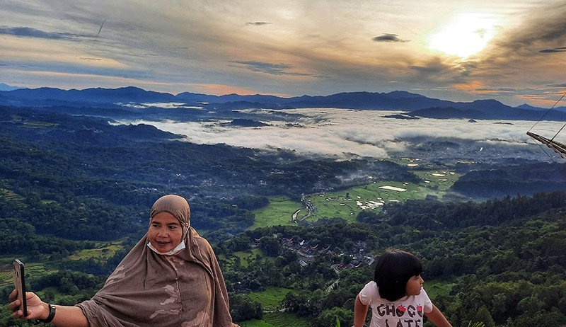 Wisata Negeri di Atas Tongkonan Lempe Lolai Toraja