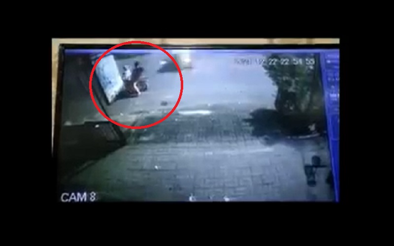 Terekam CCTV, Kelompok Pemuda Maros Busur Pelajar saat Beli Makanan 