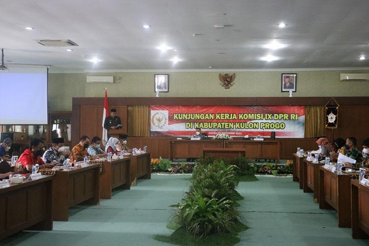 Kunjungi Kulonprogo, Komisi IX DPR Gali Informasi Kendala Vaksinasi Covid-19