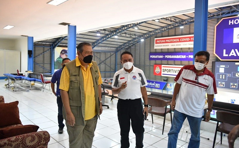 Pulang dari AS usai Operasi Kanker Prostat, SBY Nonton Voli Bareng Menpora