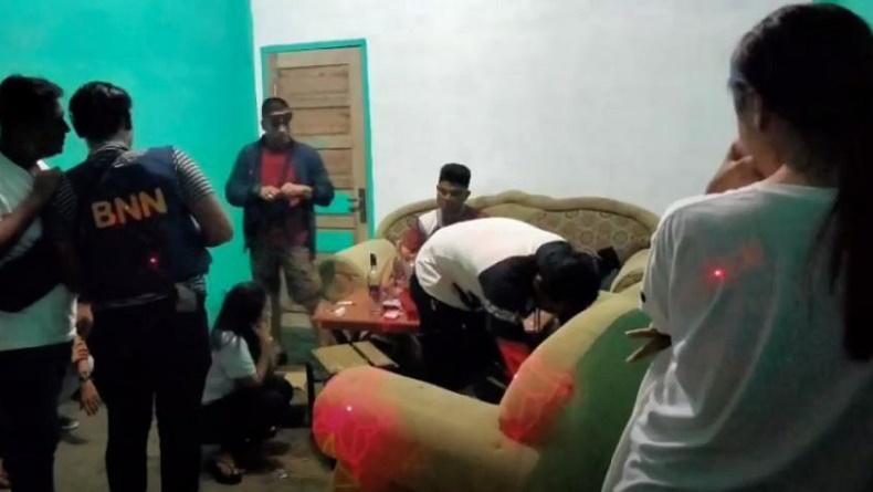 Asyik Pesta Sabu, 5 ASN-Honorer dan 3 Perempuan Muda Digerebek BNNP Aceh