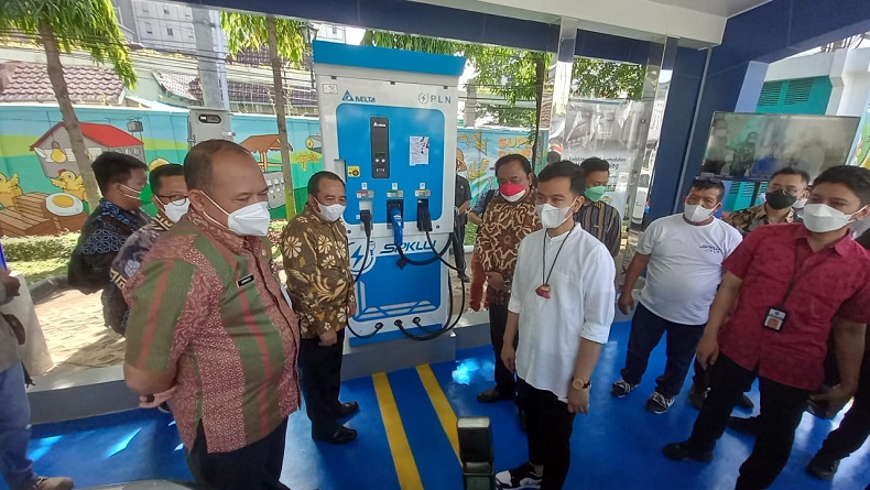 PLN Dirikan SPKLU di Solo untuk Dukung Populasi Mobil Listrik yang Bertambah 