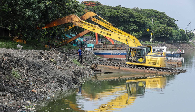 Foto Si Pitung dan Si Jampang Dikerahkan Bantu Keruk Waduk Pluit - Bagian 2
