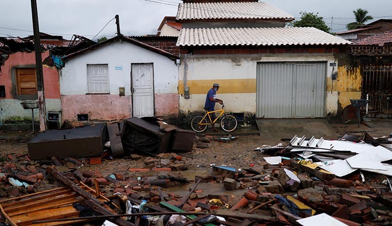 Rumah-Rumah Hancur, Begini Dampak Banjir Besar di Brasil yang Tewaskan 20 Orang - Bagian 3