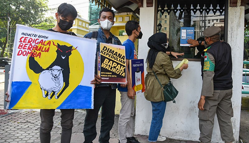 Sosialisasi Kawasan Tanpa Rokok di Fasilitas Umum - Bagian 1