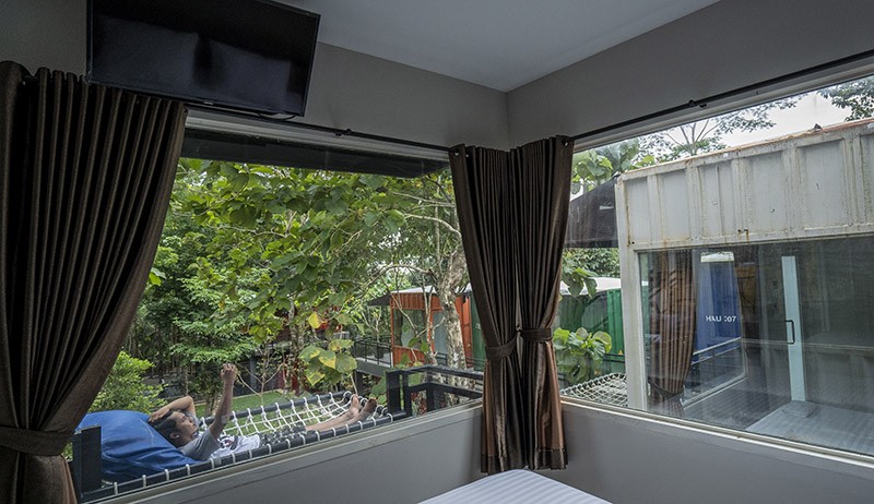 Penginapan Berkonsep Kontainer Ini Suguhkan Suasana Alam Sungai Citumang - Bagian 2