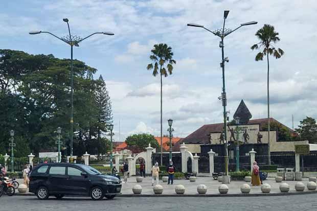 title Revitalisasi Kawasan Pedestrian Jalan Senopati, Pemkot Yogya Kucuran Rp15,9 Miliar Revitalisasi Kawasan Pedestrian Jalan Senopati, Pemkot Yogya Kucuran Rp15,9 Miliar