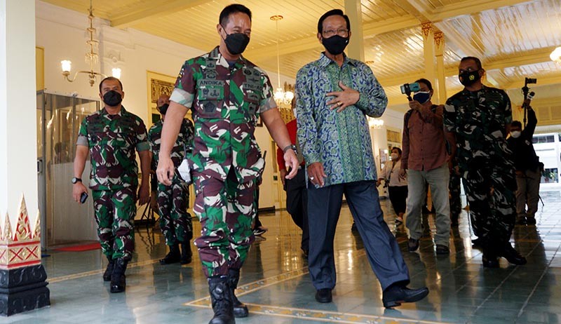 Momen Panglima TNI Jenderal Andika Perkasa Bertemu Gubernur DIY Sri Sultan HB X - Bagian 3