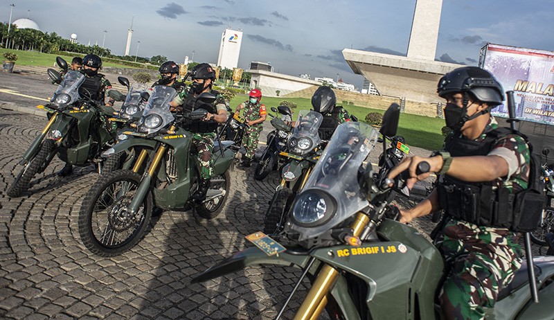 Ribuan Personel Gabungan Amankan Malam Tahun Baru di Jakarta - Bagian 2