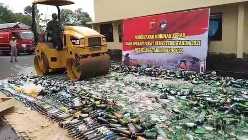 Jelang Malam Tahun Baru di Cianjur, Ribuan Miras dan Narkoba Dimusnahkan