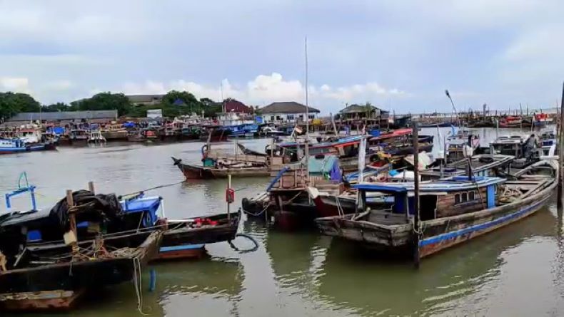 Polisi Amankan 12 Kapal Selam Timah di Perairan Tampilang