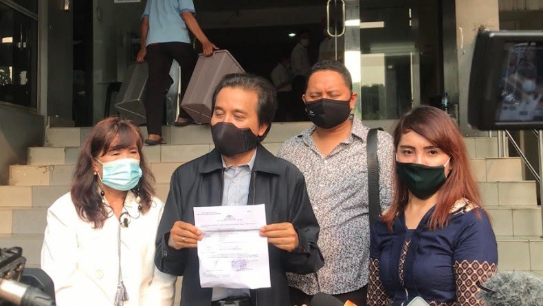  Roy Suryo Laporkan Artis Lucky Alamsyah ke Polda Metro Jaya