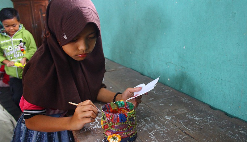 Trauma Awan Mendung, Anak Pengungsi Gunung Semeru Diberikan Pemulihan Psikologis - Bagian 2