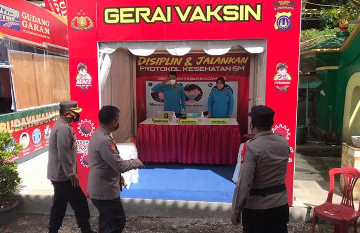 Wujudkan Herd Immunity, Polres Bantul Buka Gerai Vaksinasi Covid-19 di Pantai Parangtritis
