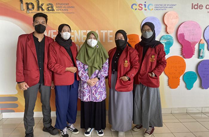 Mahasiswa UMY Olah Limbah Kulit Bawang Merah Jadi Sabun Herbal