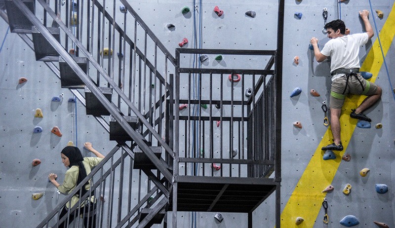 Serunya Panjat Dinding di Pusat Perbelanjaan Kota Bandung - Bagian 3